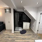 Onsitestays Stylish Studio Sleeps 2