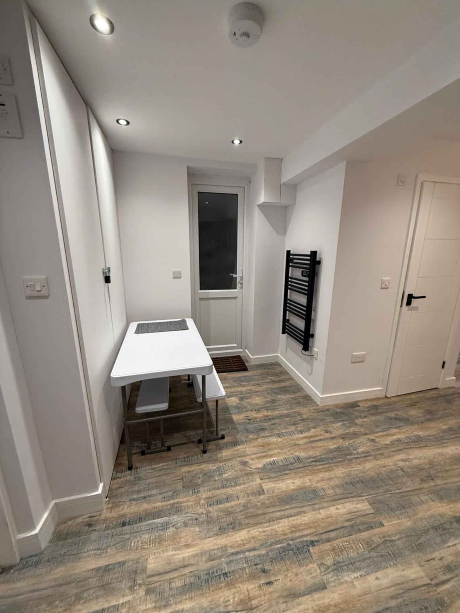 Onsitestays Stylish Sleeps 2 Apartment